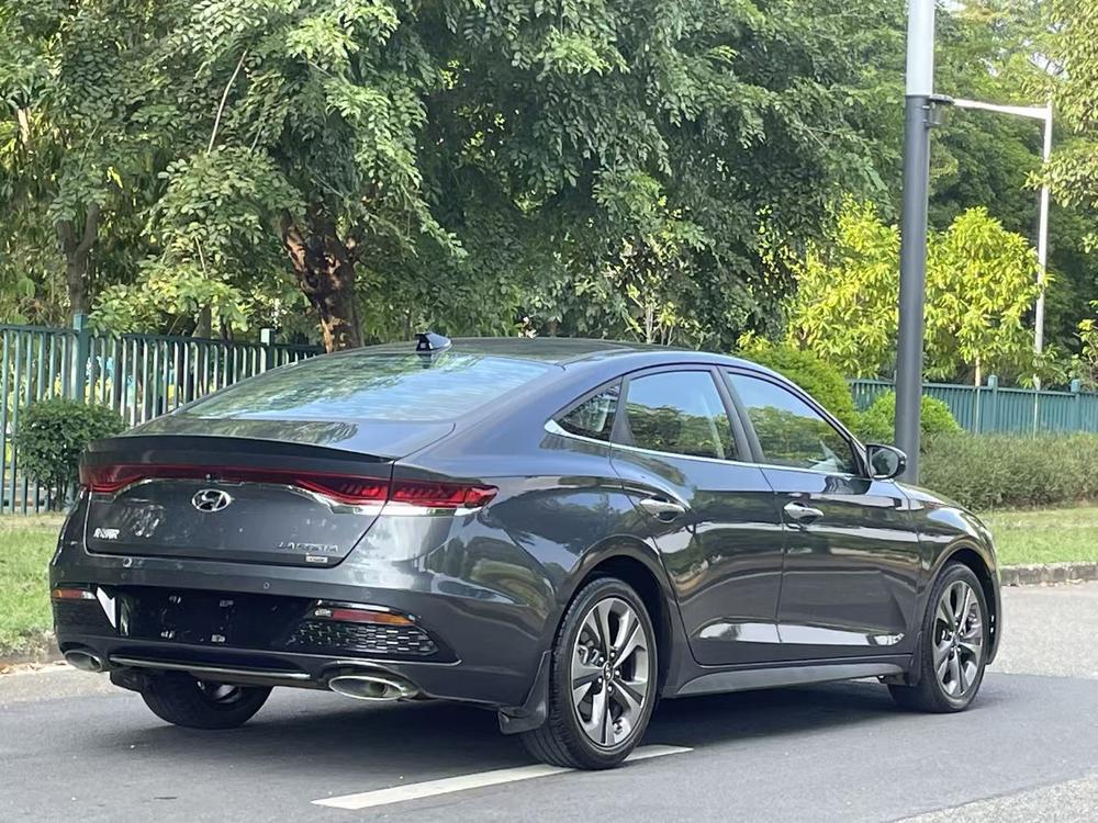 Hyundai Lafesta
