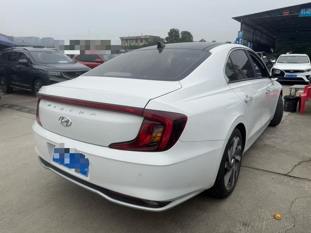 Hyundai Mistra