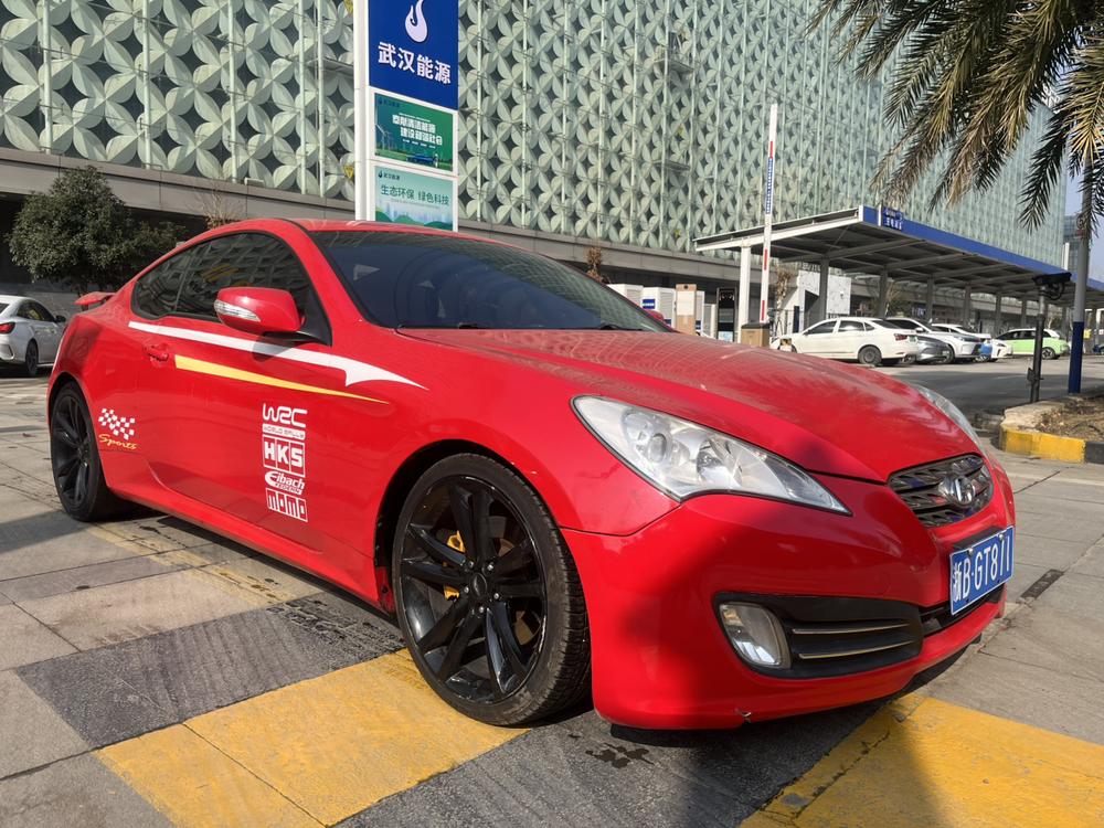 Hyundai Rohens-Coupe
