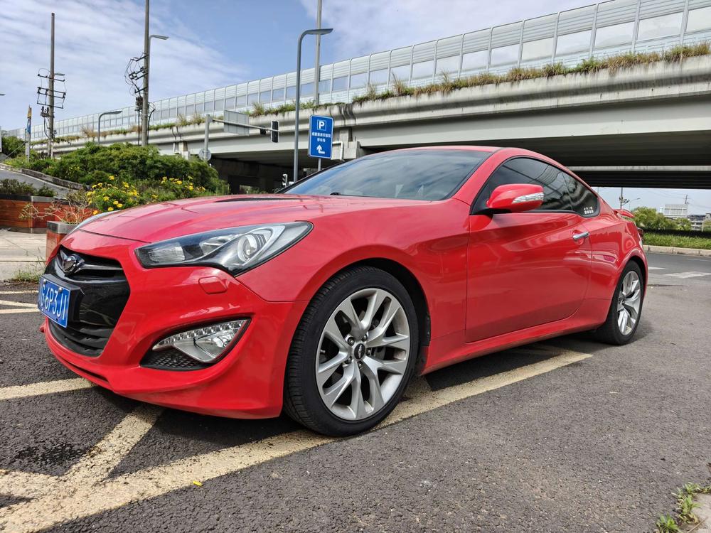 Hyundai Rohens-Coupe