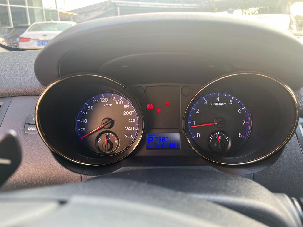 Hyundai Rohens-Coupe