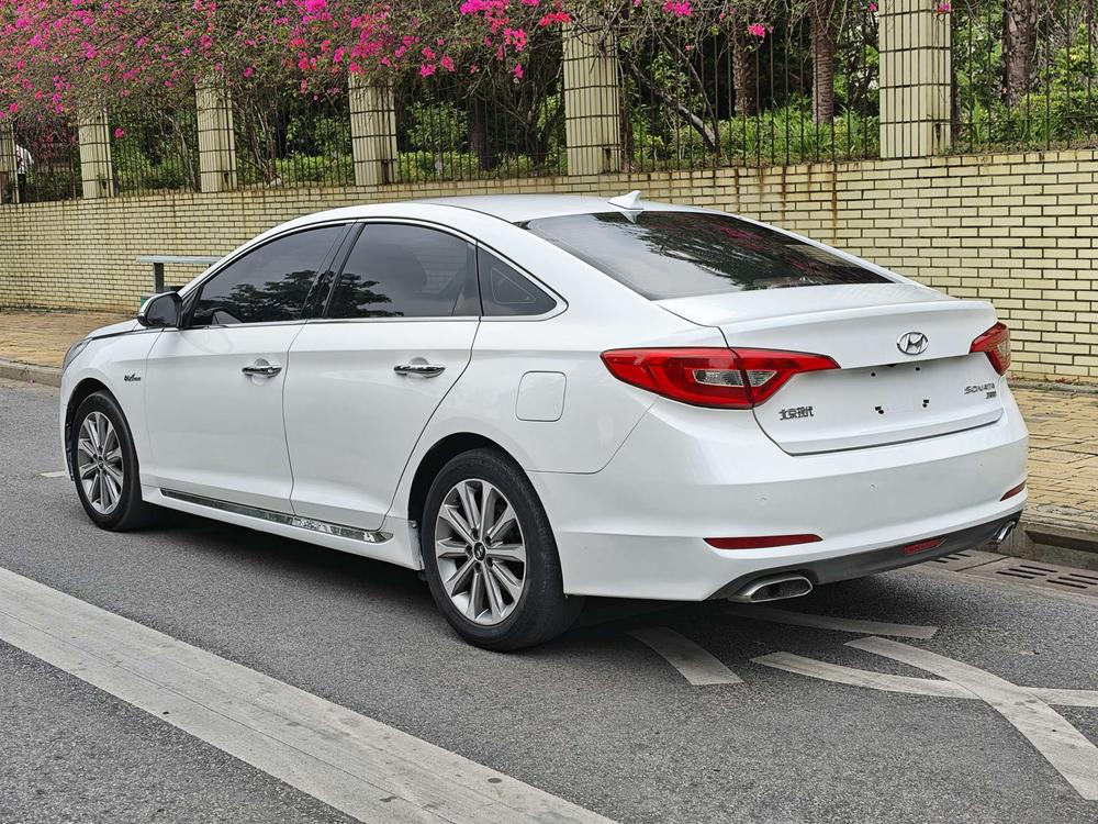 Hyundai Sonata LF