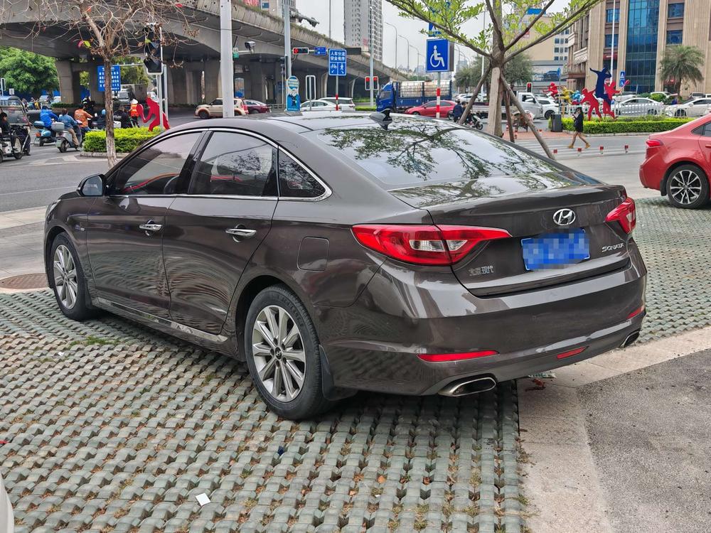 Hyundai Sonata LF