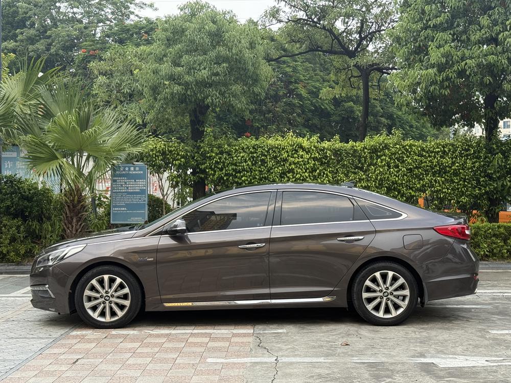 Hyundai Sonata LF