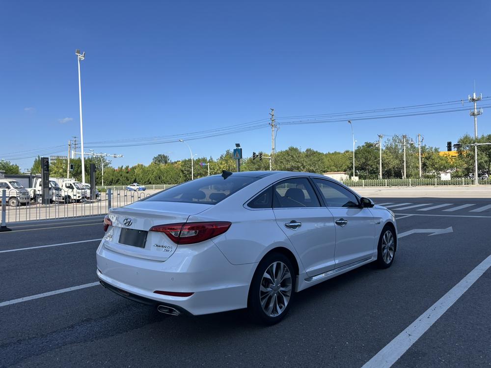Hyundai Sonata LF