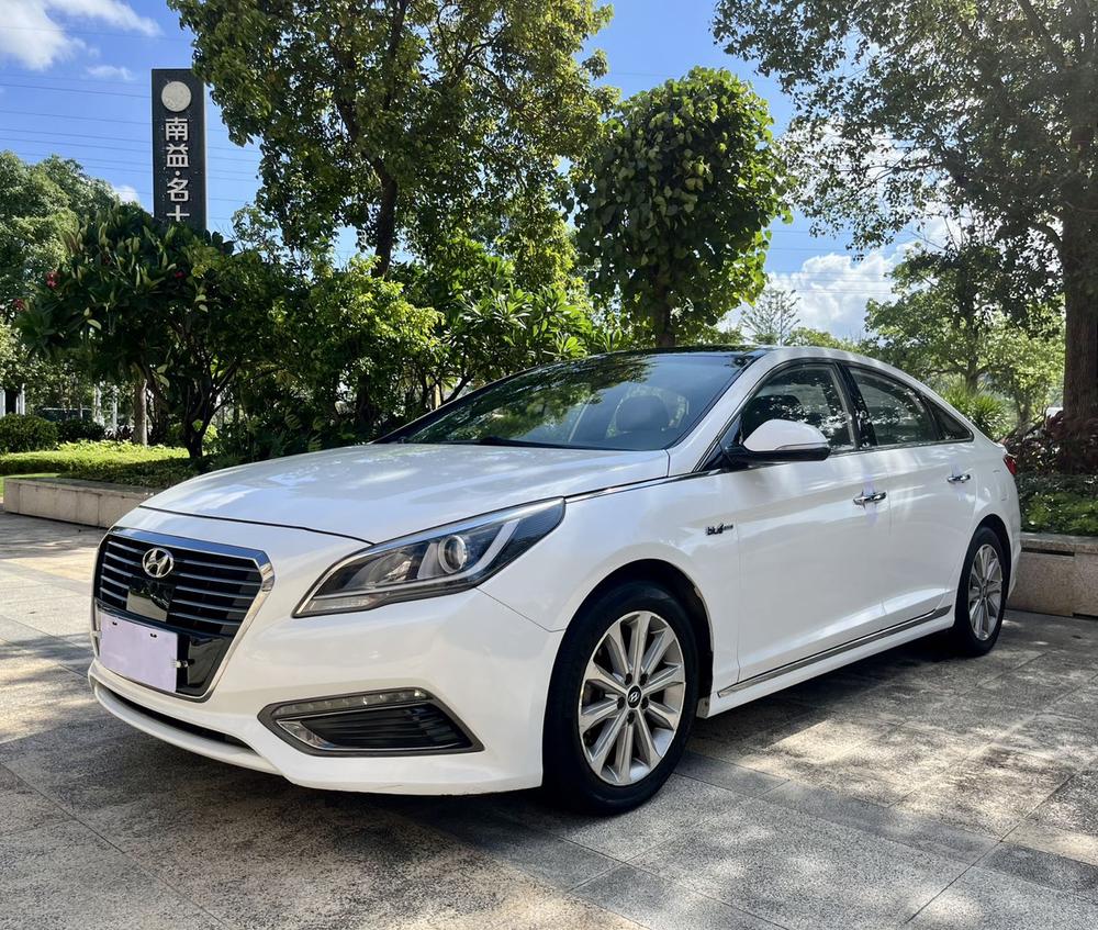 Hyundai Sonata LF