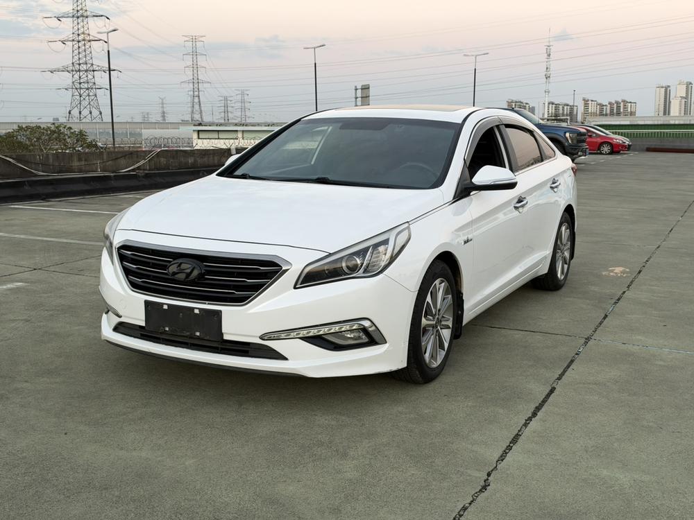 Hyundai Sonata LF