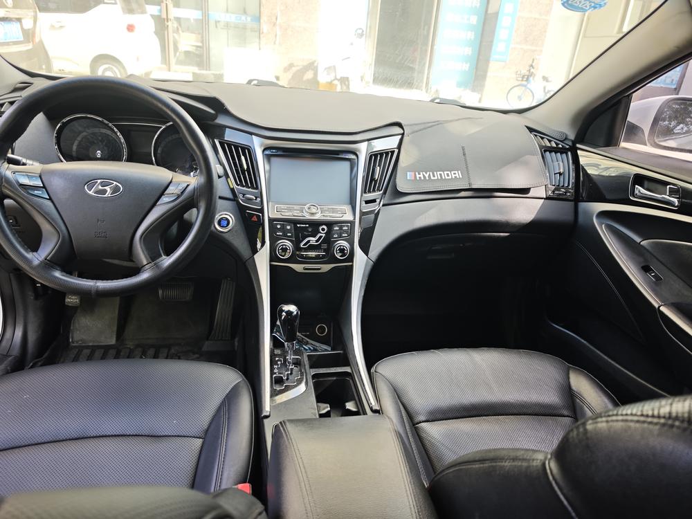 Hyundai Sonata YF