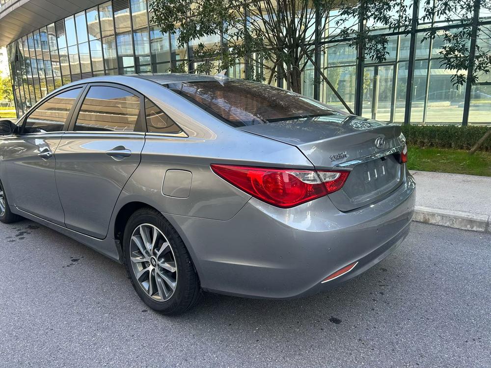 Hyundai Sonata YF