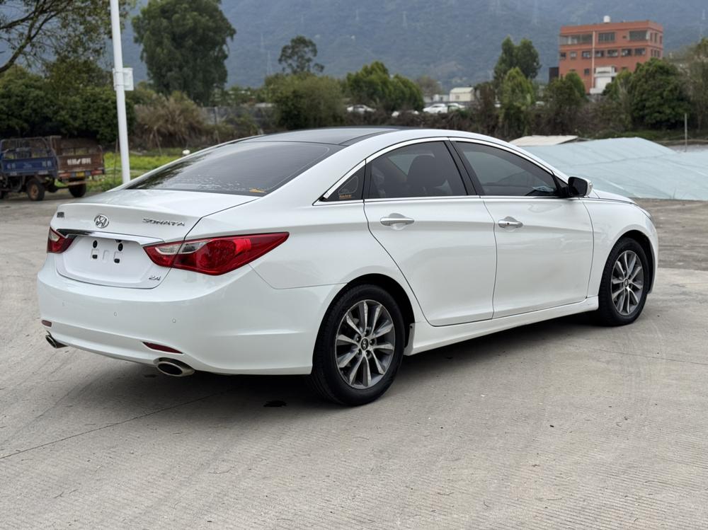 Hyundai Sonata YF