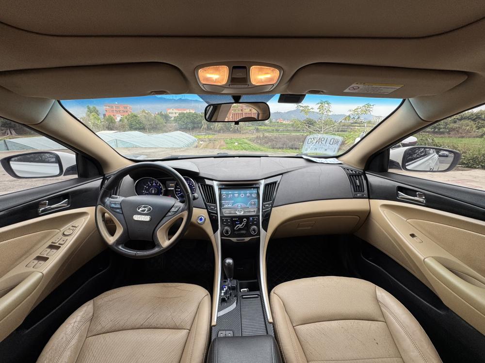 Hyundai Sonata YF