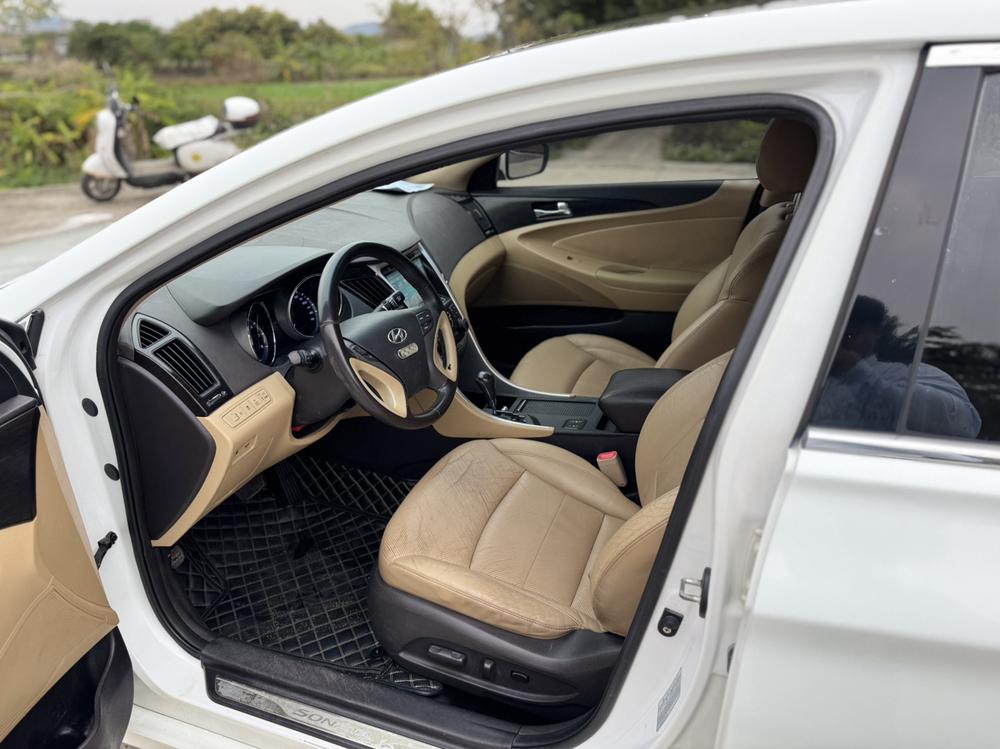 Hyundai Sonata YF