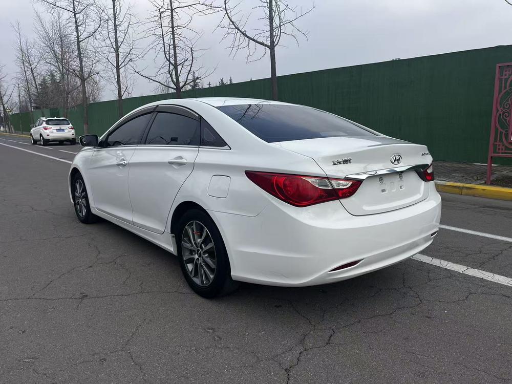 Hyundai Sonata YF