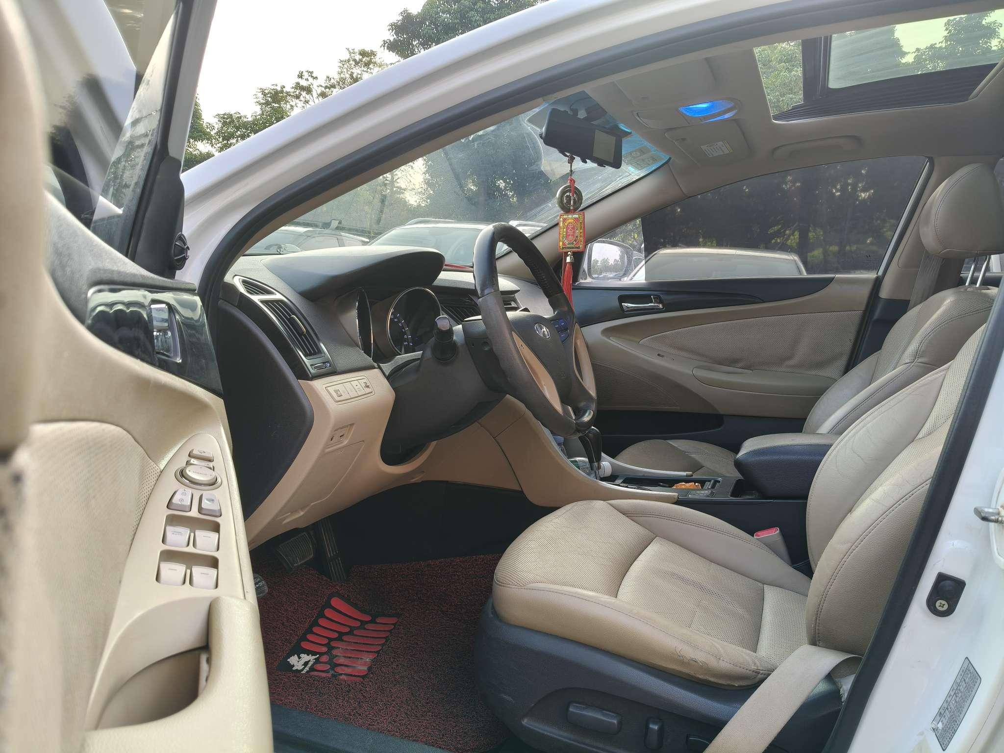 Hyundai Sonata YF