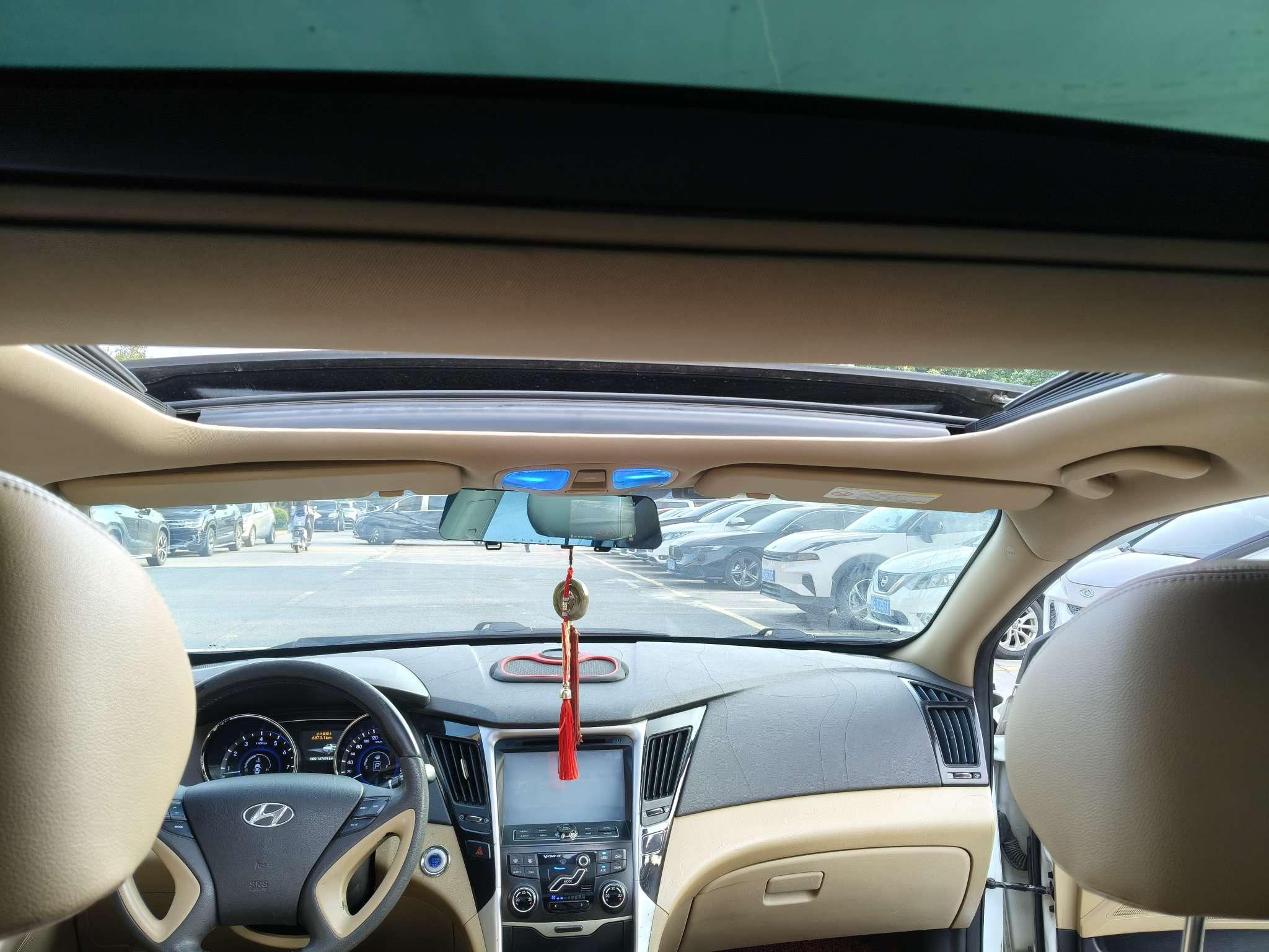 Hyundai Sonata YF