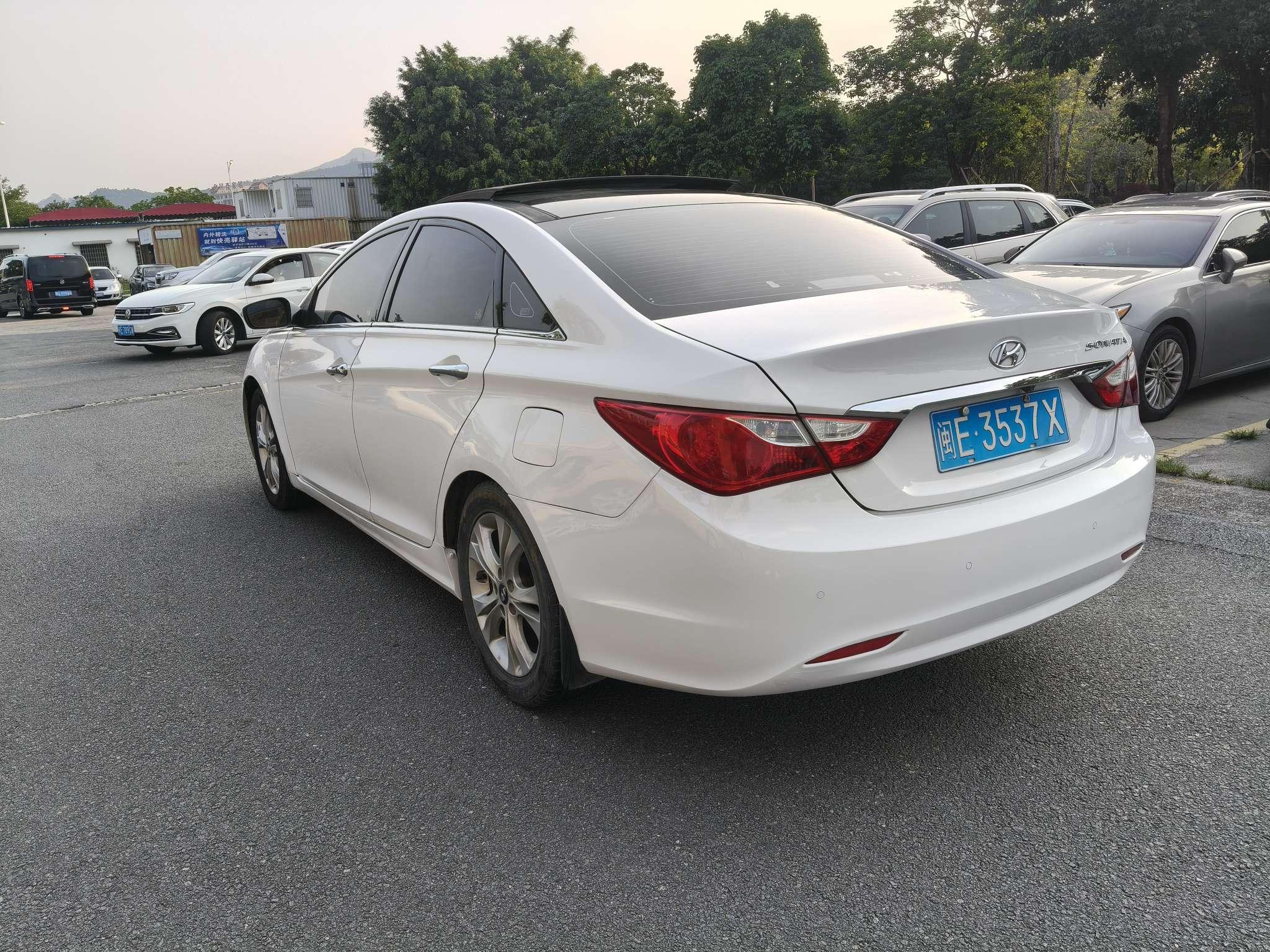 Hyundai Sonata YF