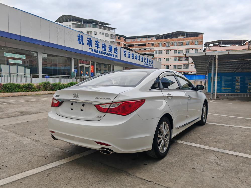 Hyundai Sonata YF