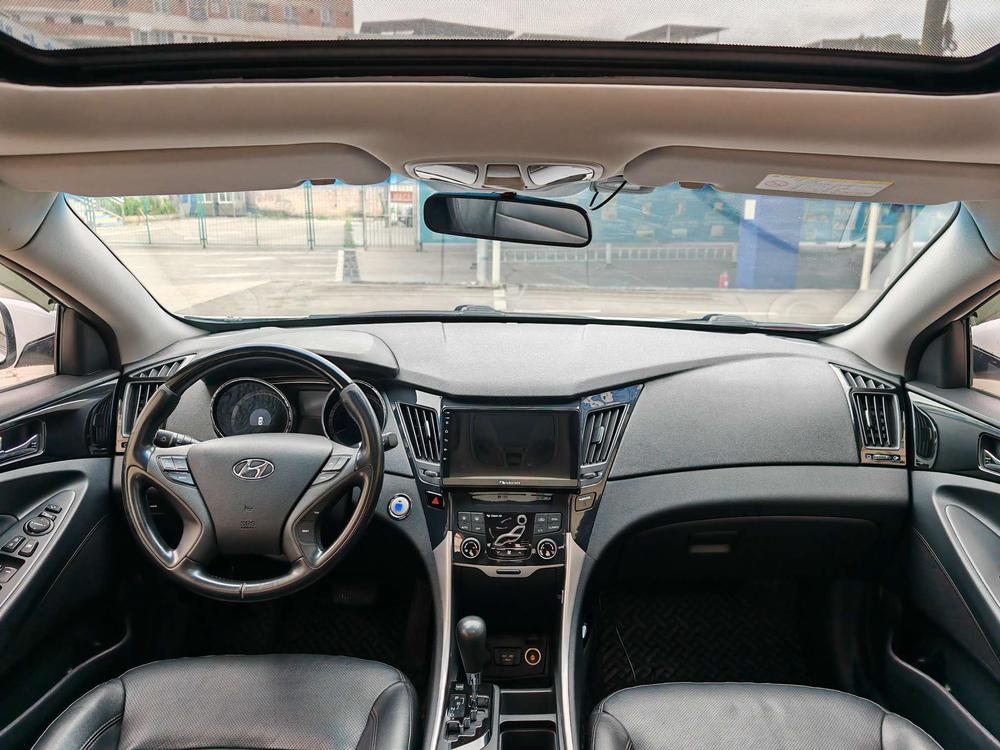 Hyundai Sonata YF