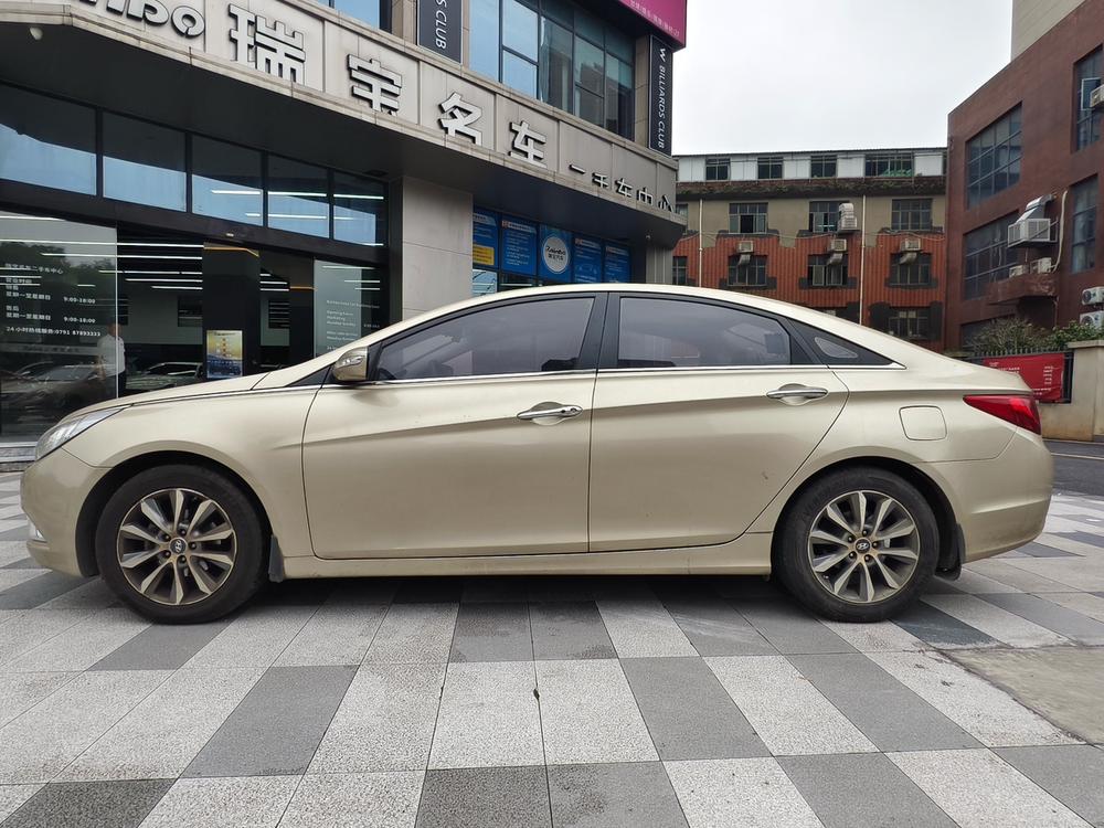 Hyundai Sonata YF