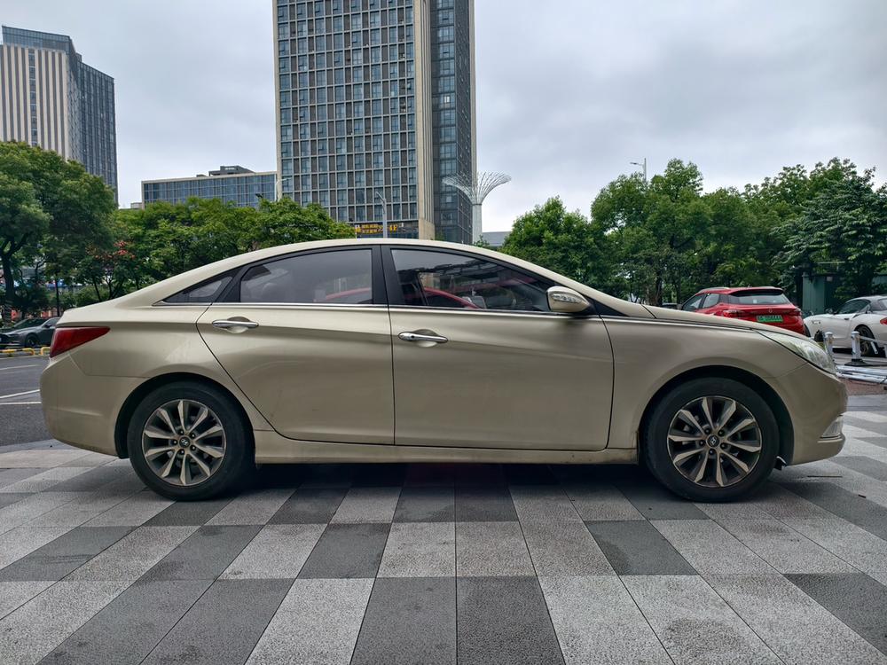 Hyundai Sonata YF
