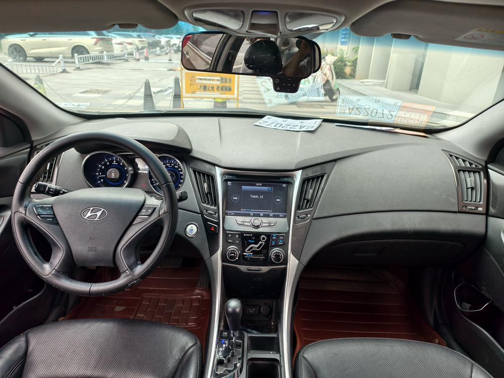 Hyundai Sonata YF