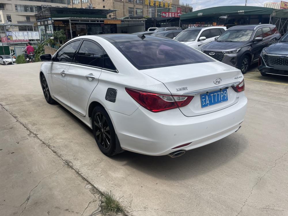 Hyundai Sonata YF