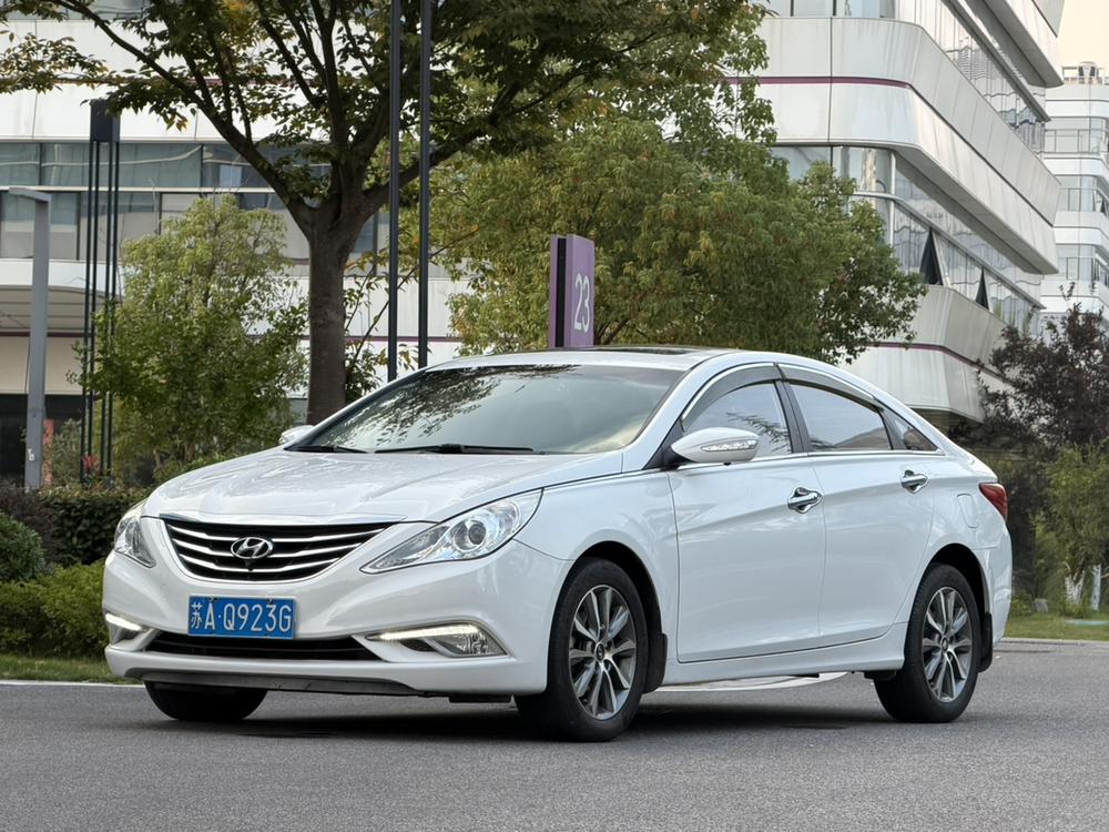 Hyundai Sonata YF