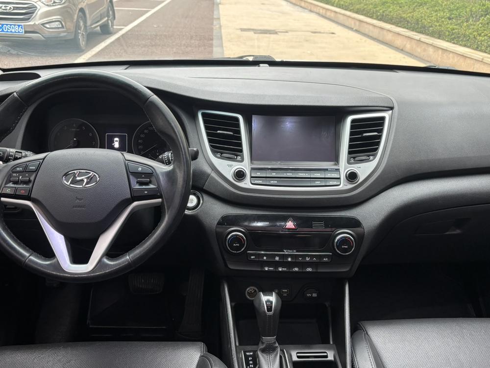 Hyundai Tucson