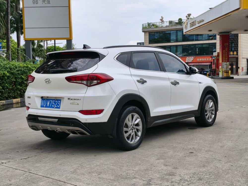 Hyundai Tucson