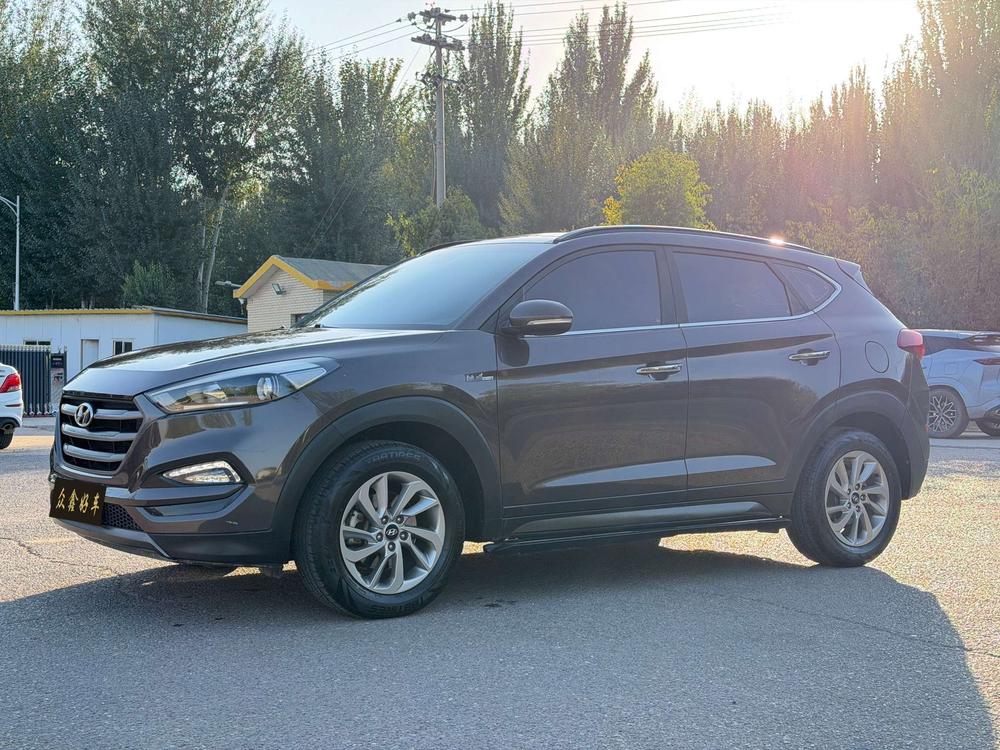 Hyundai Tucson