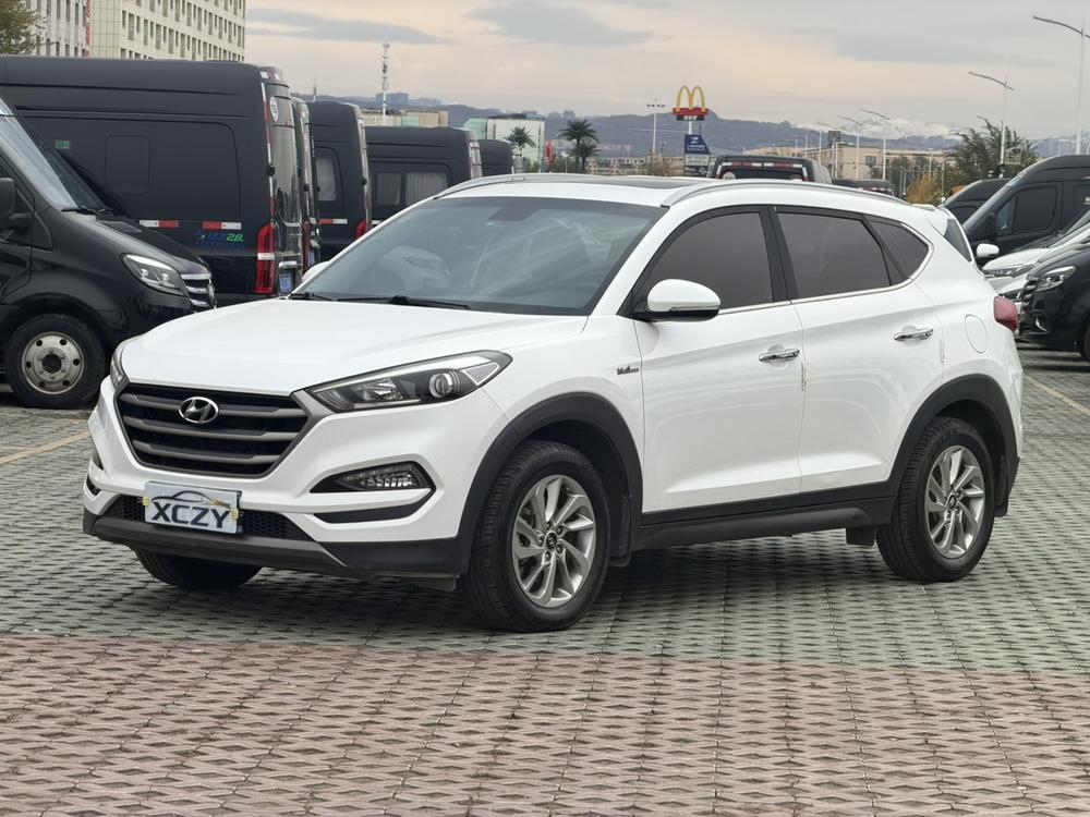Hyundai Tucson