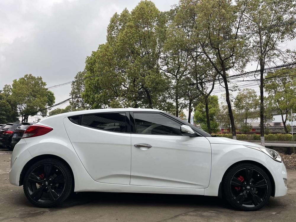 Hyundai Veloster