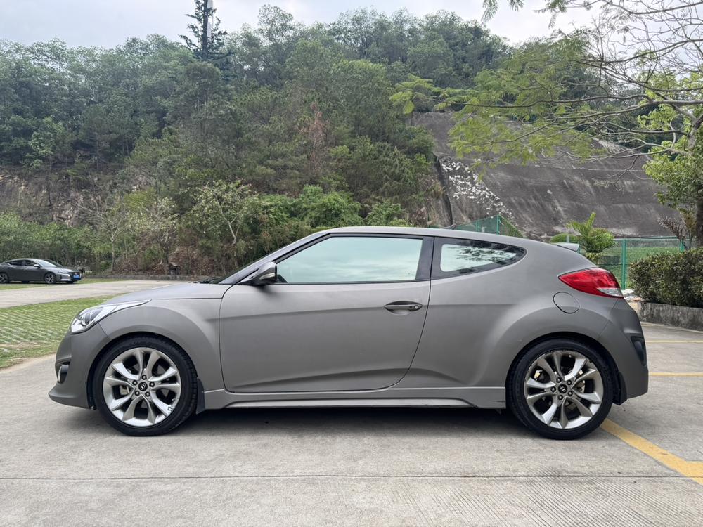 Hyundai Veloster