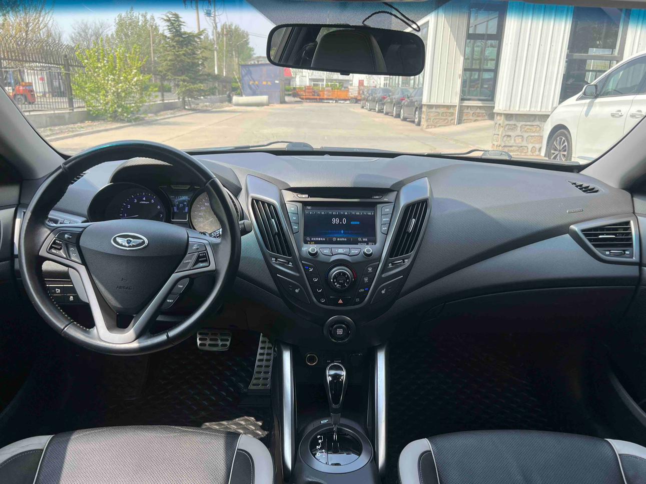 Hyundai Veloster