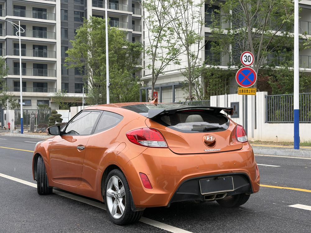 Hyundai Veloster