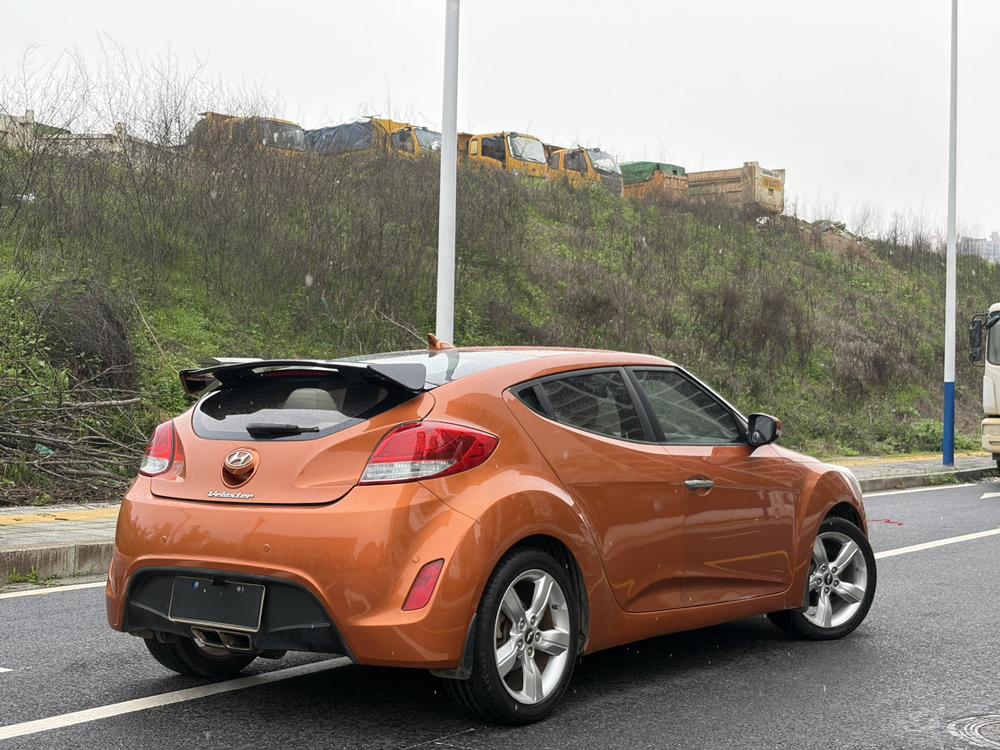 Hyundai Veloster