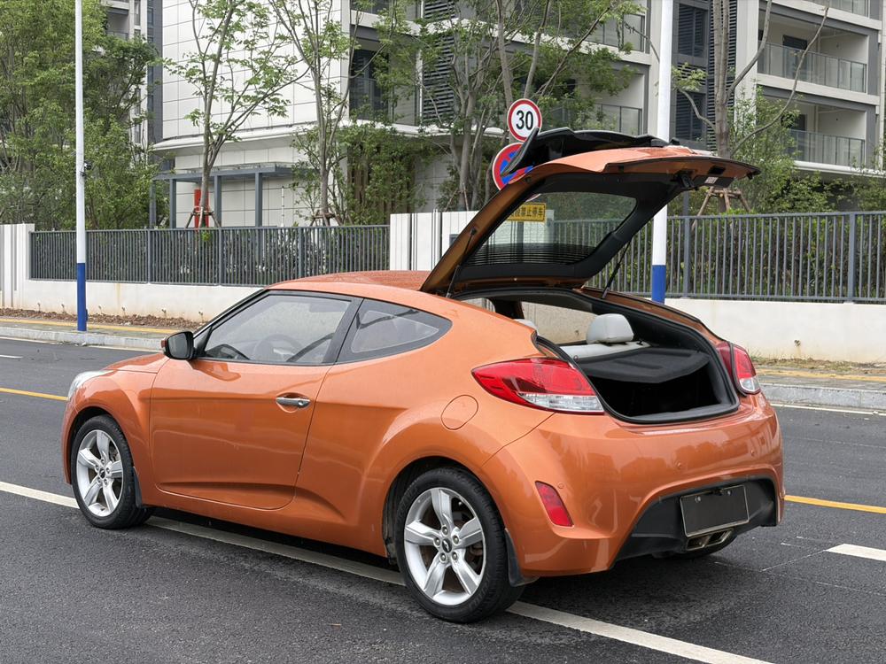 Hyundai Veloster