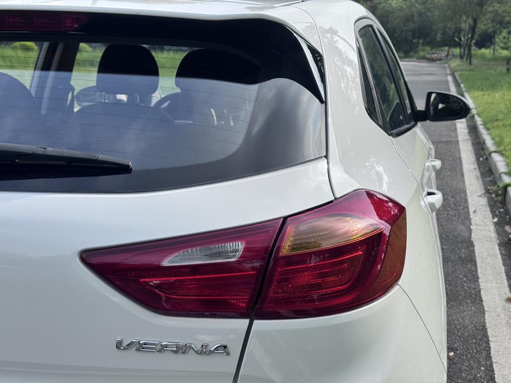 Hyundai Verna RV