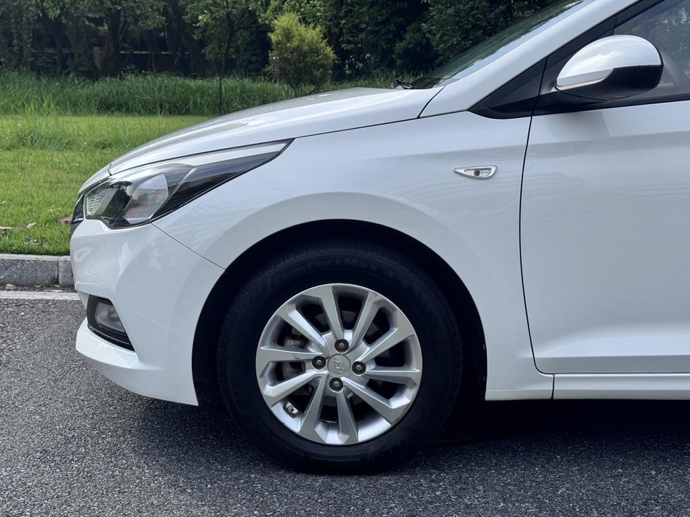 Hyundai Verna RV