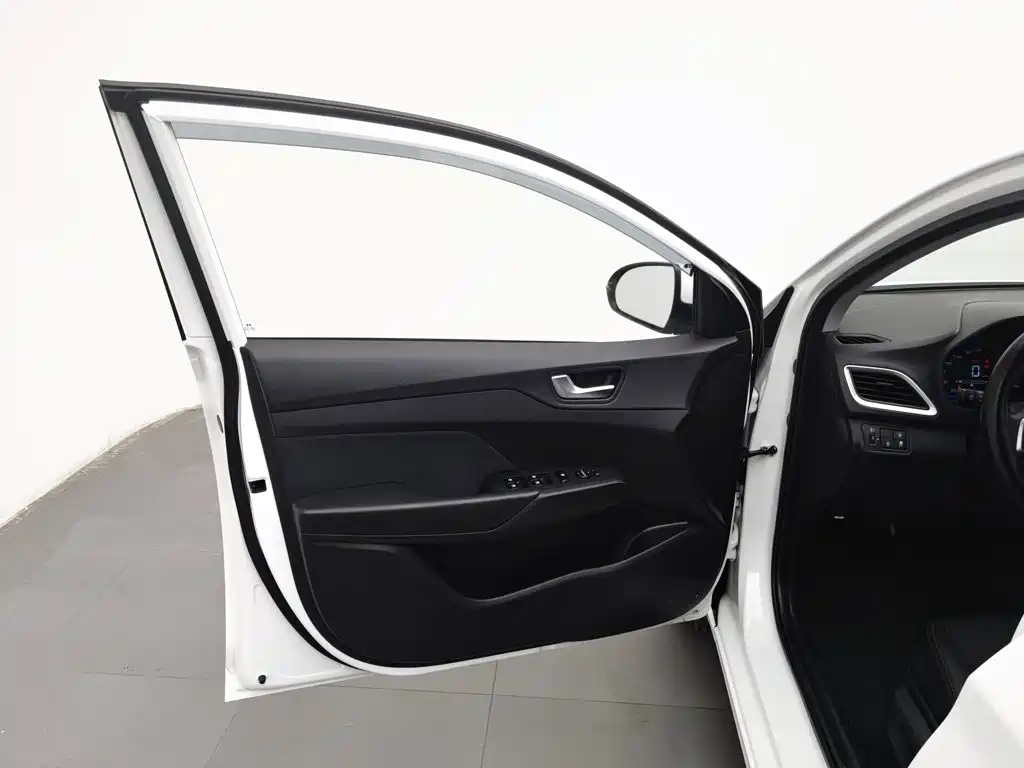 Hyundai Verna