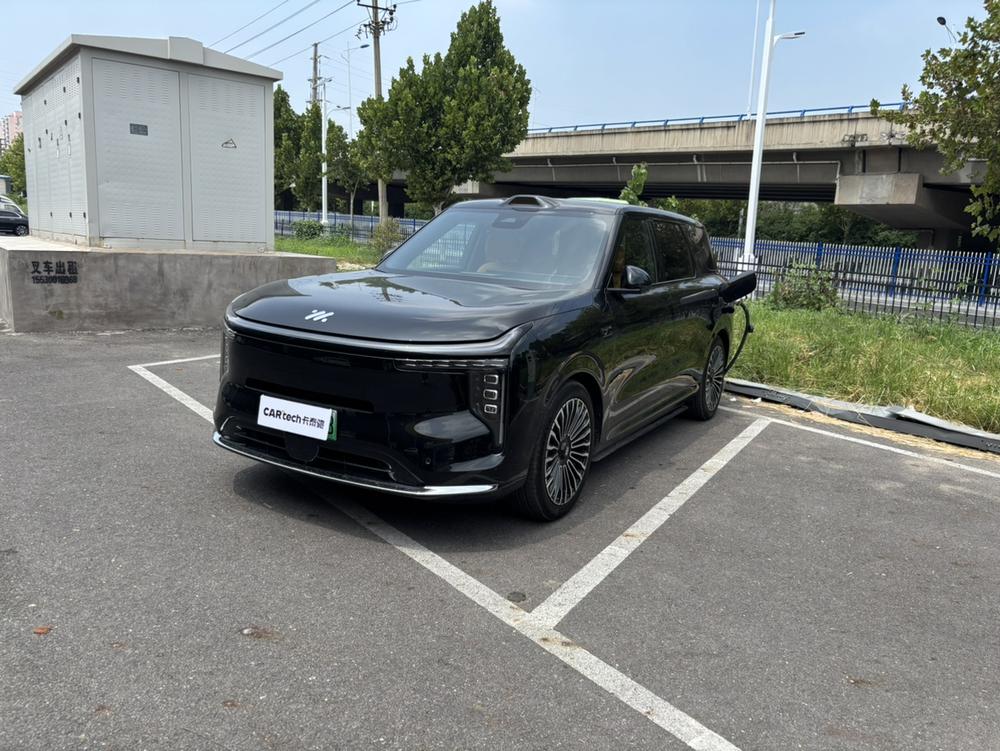 IM Motors IM LS8