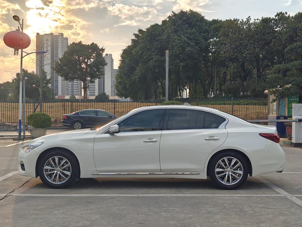 Infiniti Infiniti Q50L