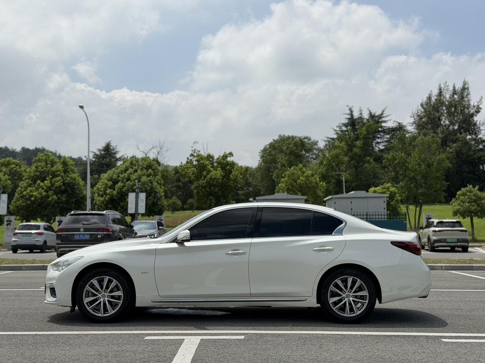 Infiniti Infiniti Q50L