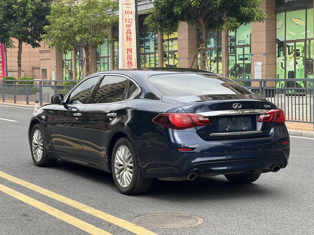 Infiniti Infiniti Q70
