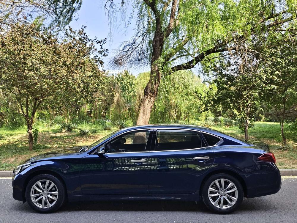 Infiniti Infiniti Q70