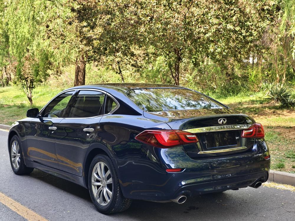 Infiniti Infiniti Q70
