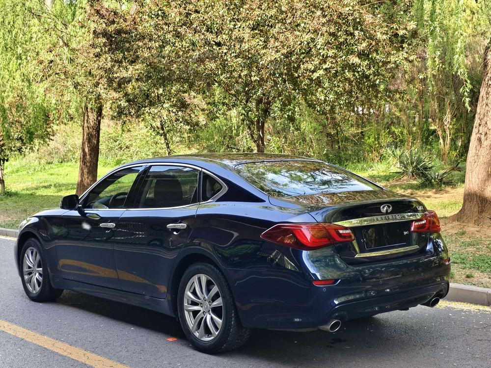 Infiniti Infiniti Q70