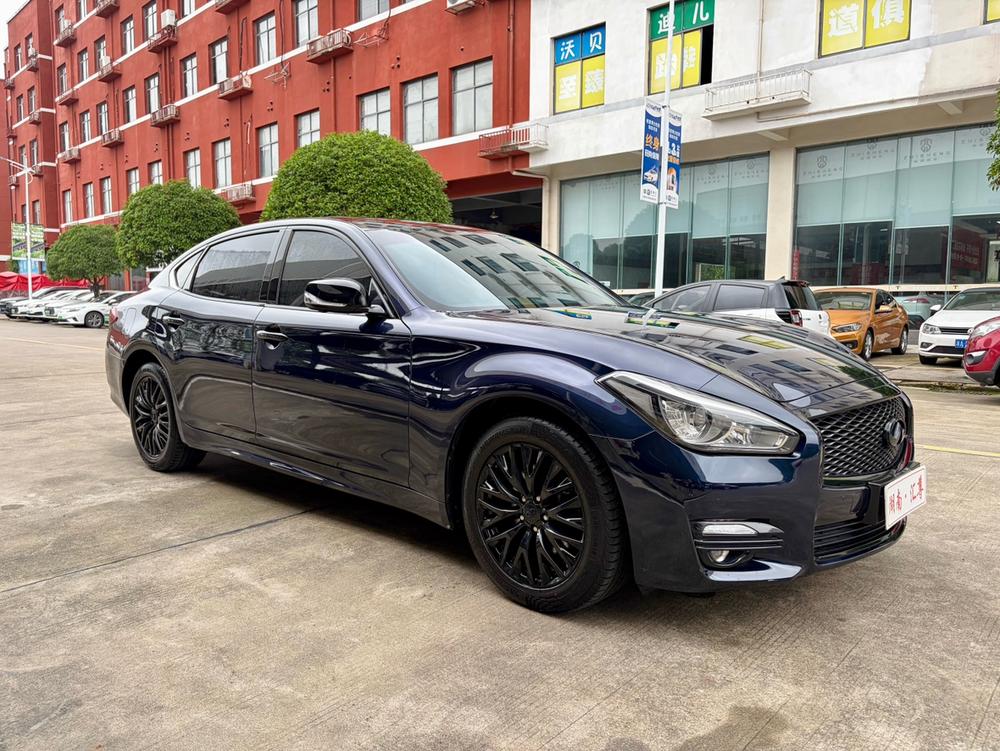 Infiniti Infiniti Q70
