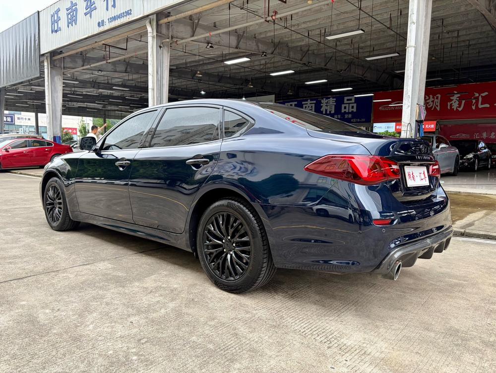 Infiniti Infiniti Q70