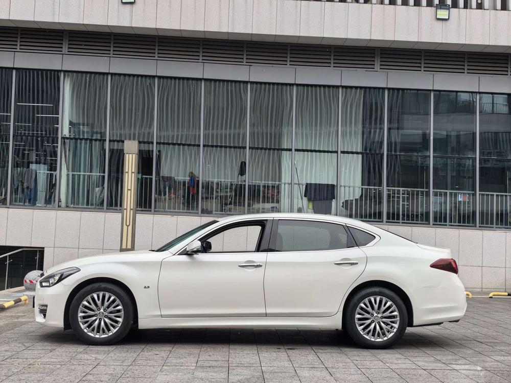 Infiniti Infiniti Q70